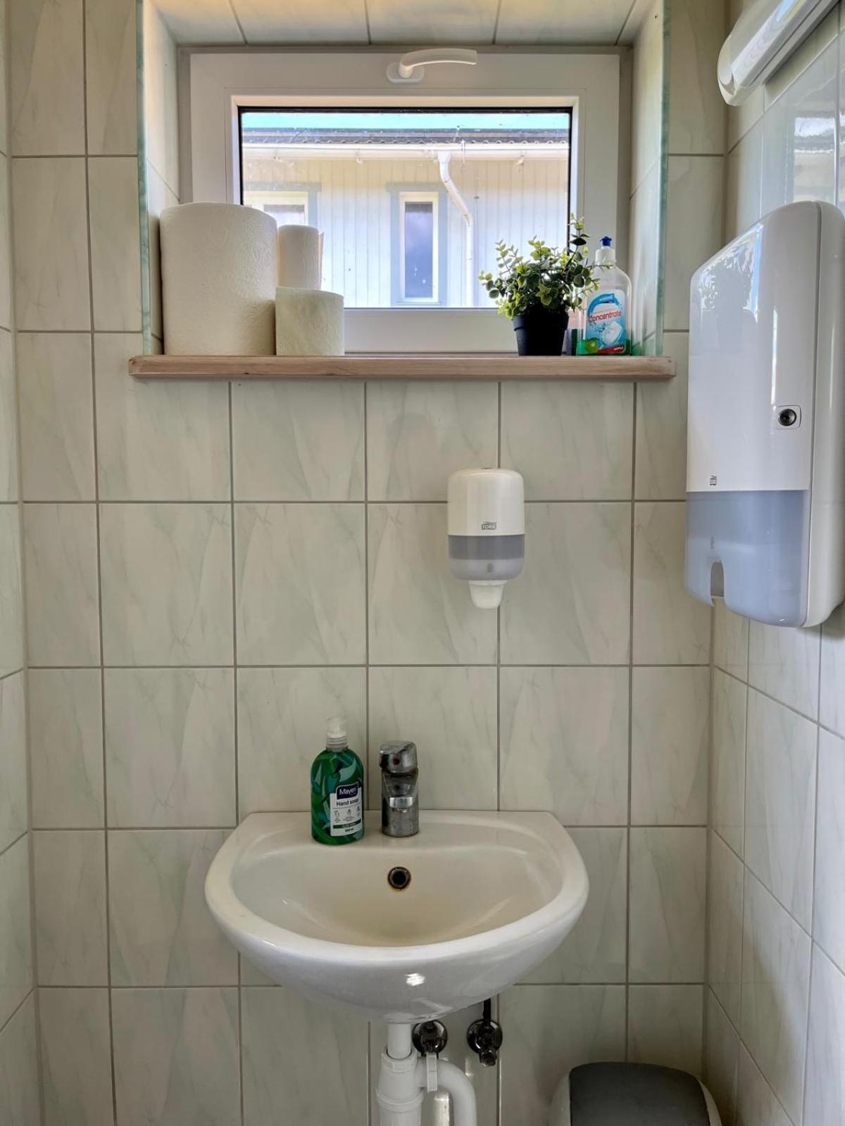 Roograhu Kaemping Hotel Heilu Екстериор снимка